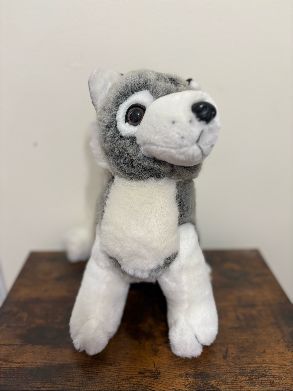 90s MTY International Husky w brown eyes plush stuffed dog 11.5in